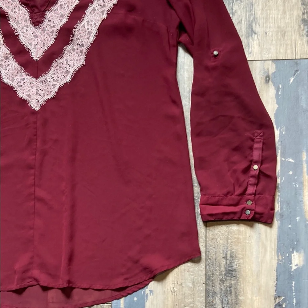 Jessica Simpson Maternity Womens V-Neck Top Blouse Sheer Lace Trim Burgundy Sz L